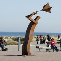 Bild vergrößern: Skulptur an der Seebrücke Schönberger Strand